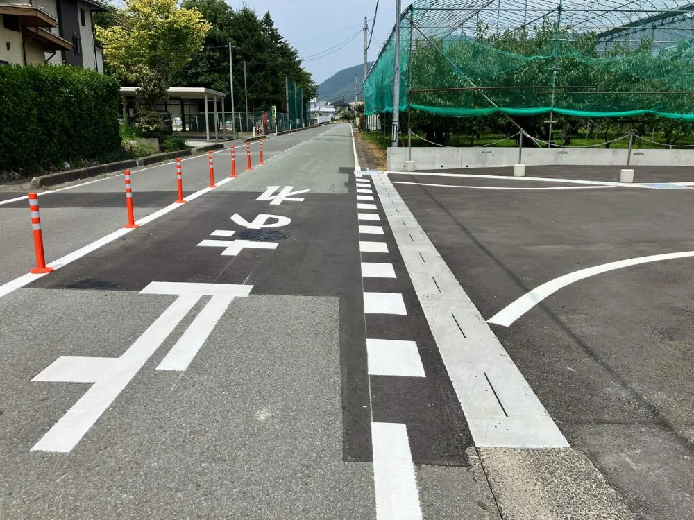 干布小学校前市道（分譲地西）側