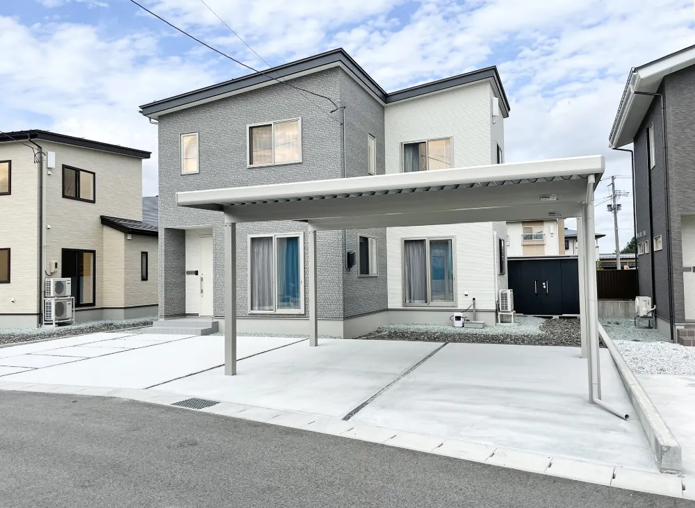 バーカウンターと音響部屋のある趣味を楽しむ空間